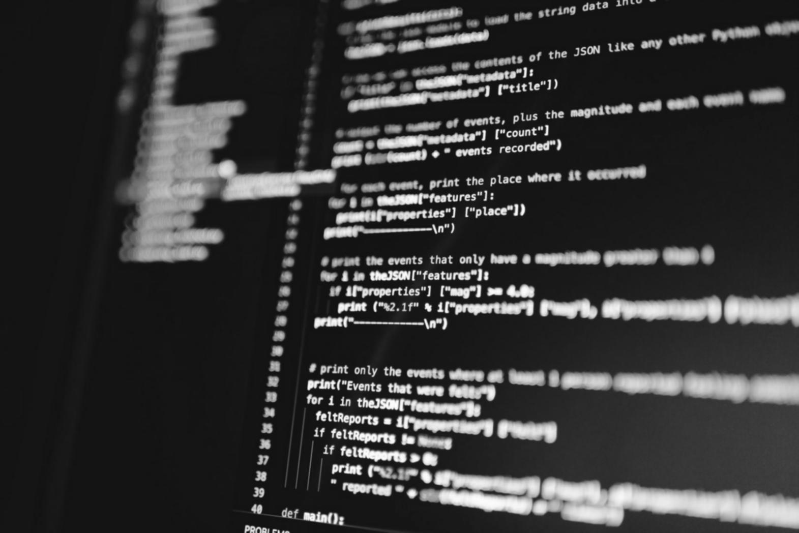 Studenti al lavoro su progetti di game development mobile